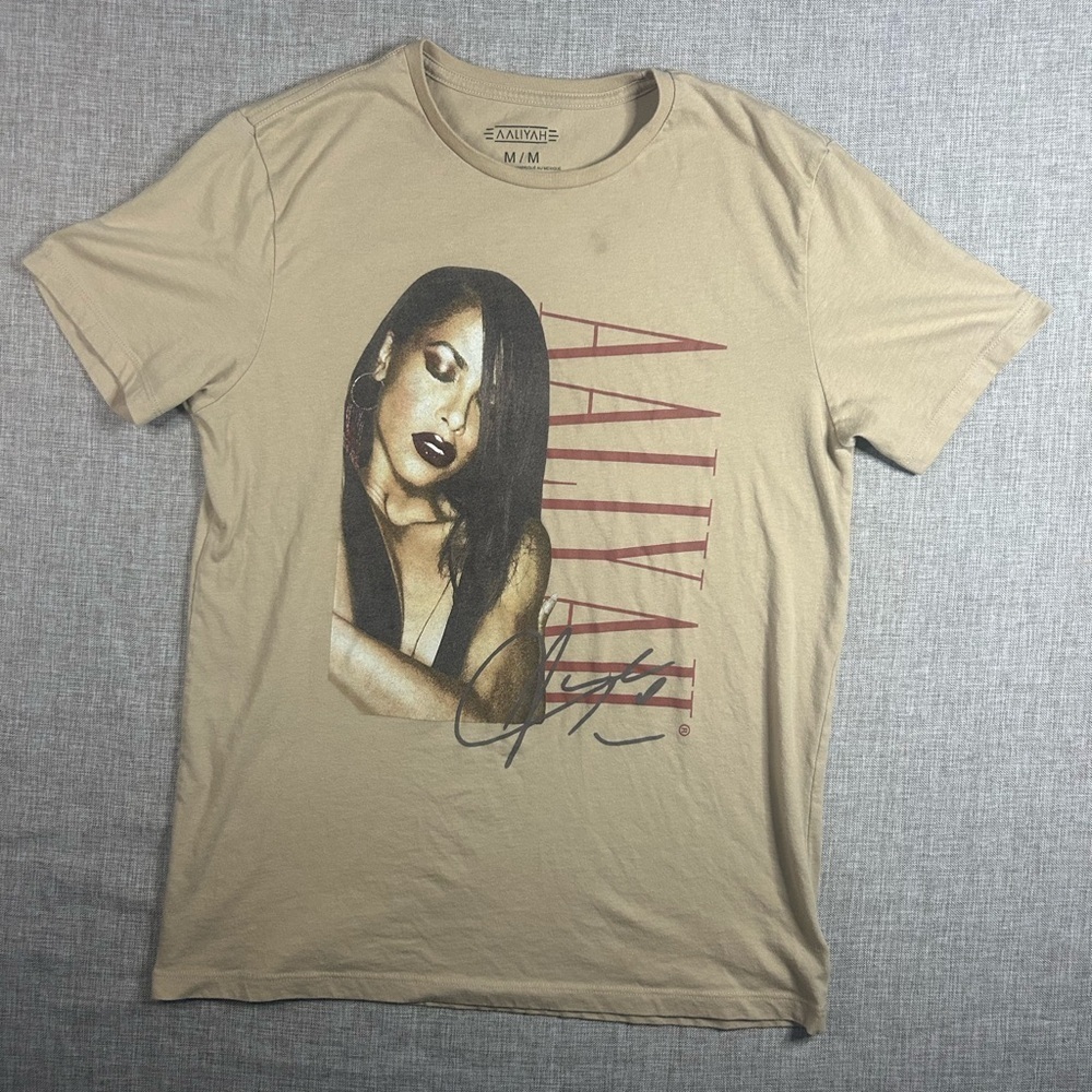 Aaliyah Graphic Tee